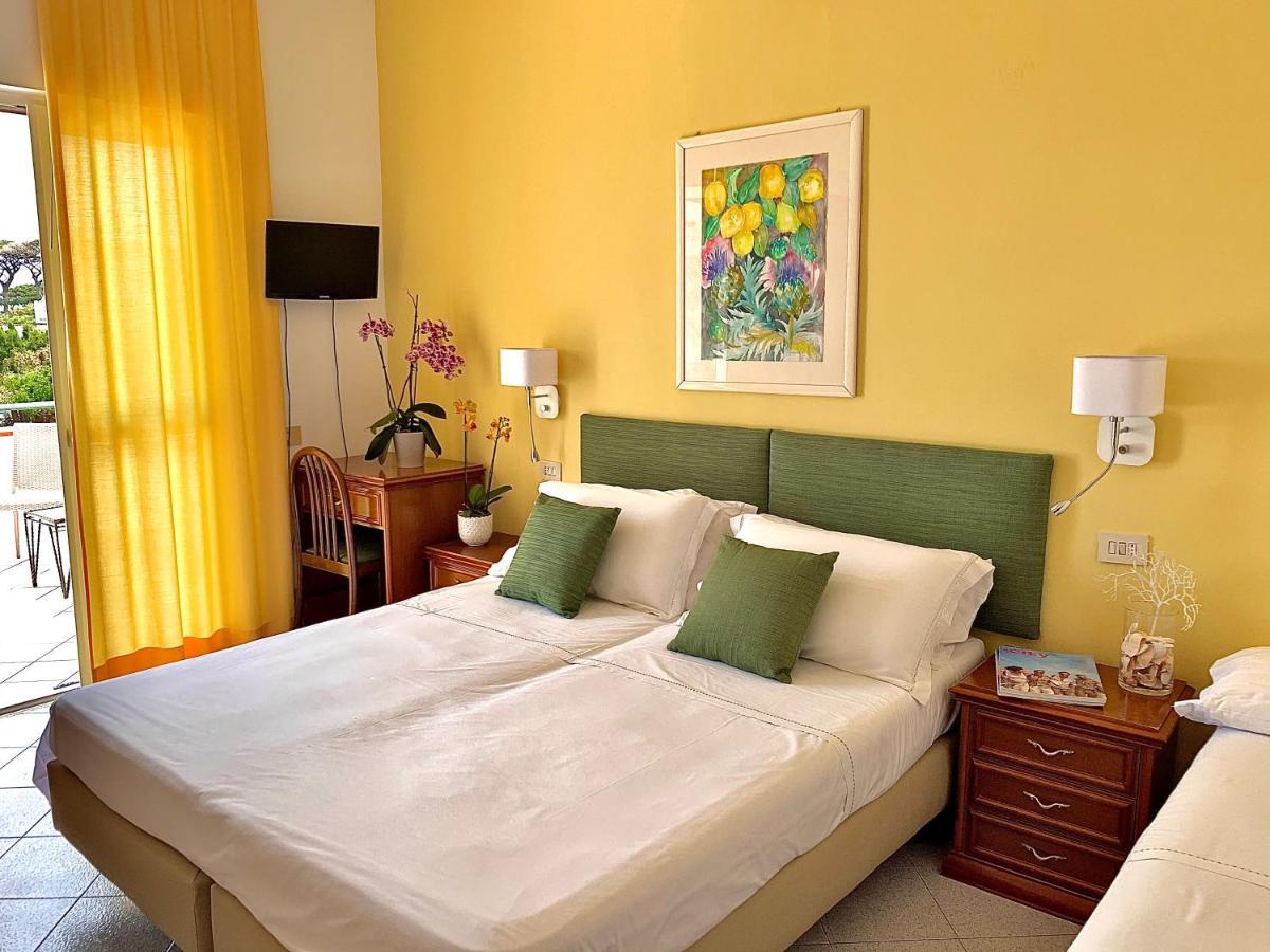 Resort Villa Flavio كازاميتْشيولا تيرمي المظهر الخارجي الصورة