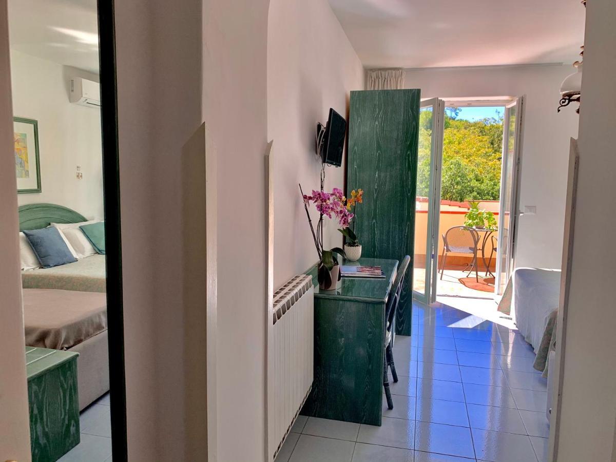 Resort Villa Flavio كازاميتْشيولا تيرمي المظهر الخارجي الصورة