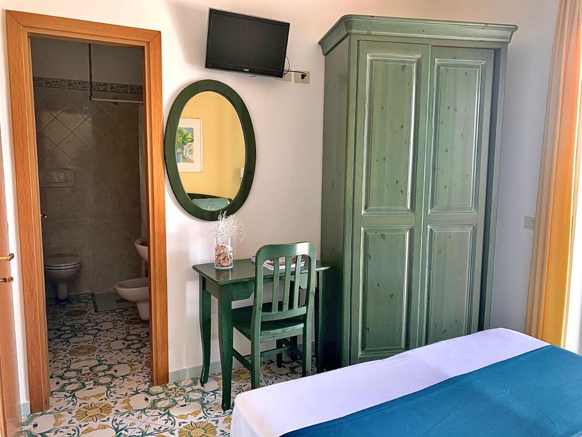Resort Villa Flavio كازاميتْشيولا تيرمي المظهر الخارجي الصورة