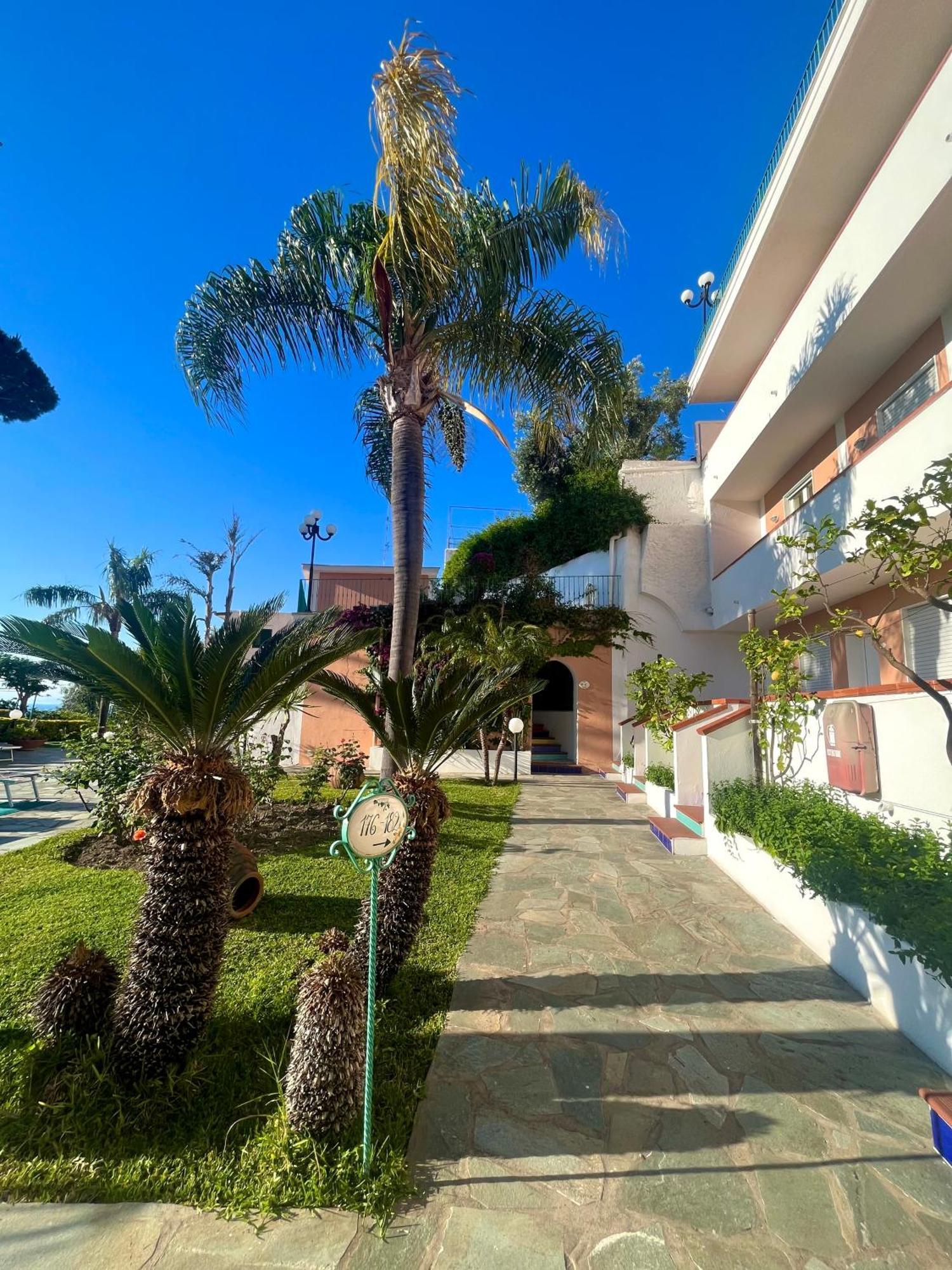 Resort Villa Flavio كازاميتْشيولا تيرمي المظهر الخارجي الصورة