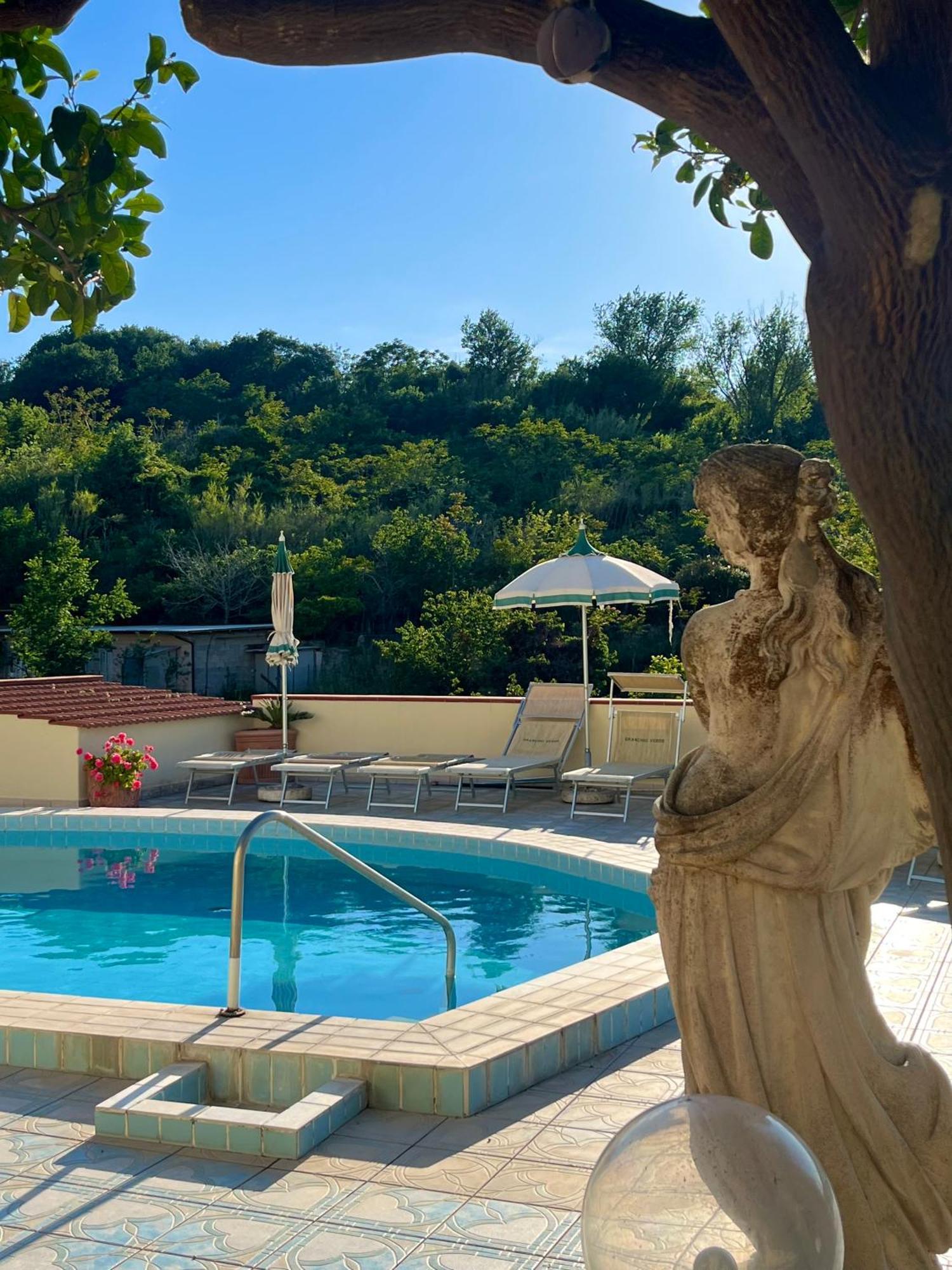Resort Villa Flavio كازاميتْشيولا تيرمي المظهر الخارجي الصورة