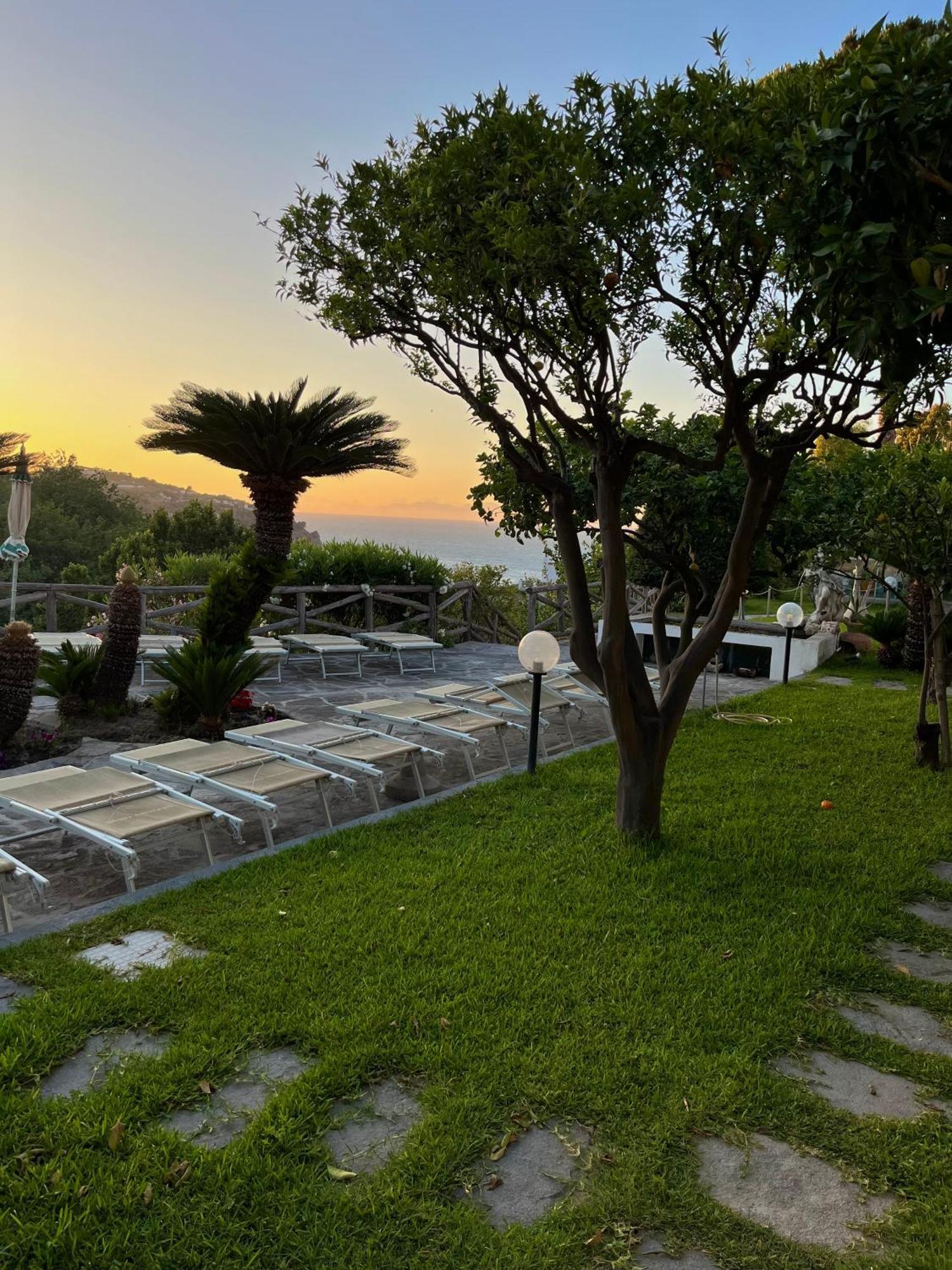 Resort Villa Flavio كازاميتْشيولا تيرمي المظهر الخارجي الصورة